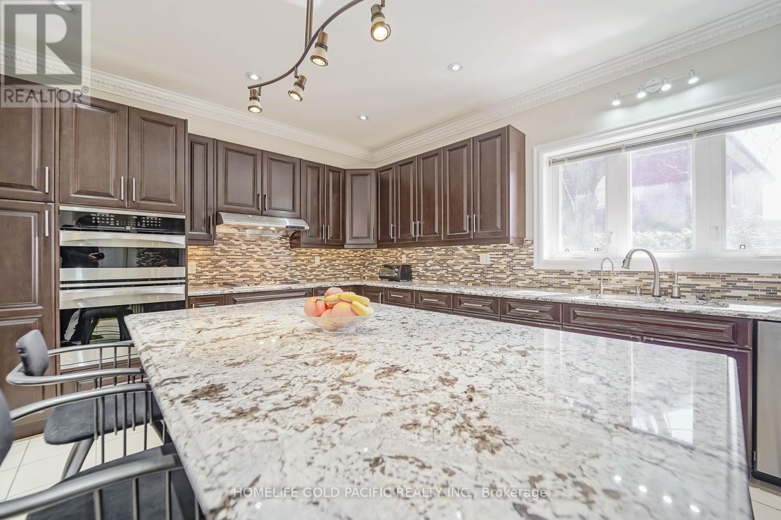 Photo 28 of 3 Artinger Court, Toronto ON