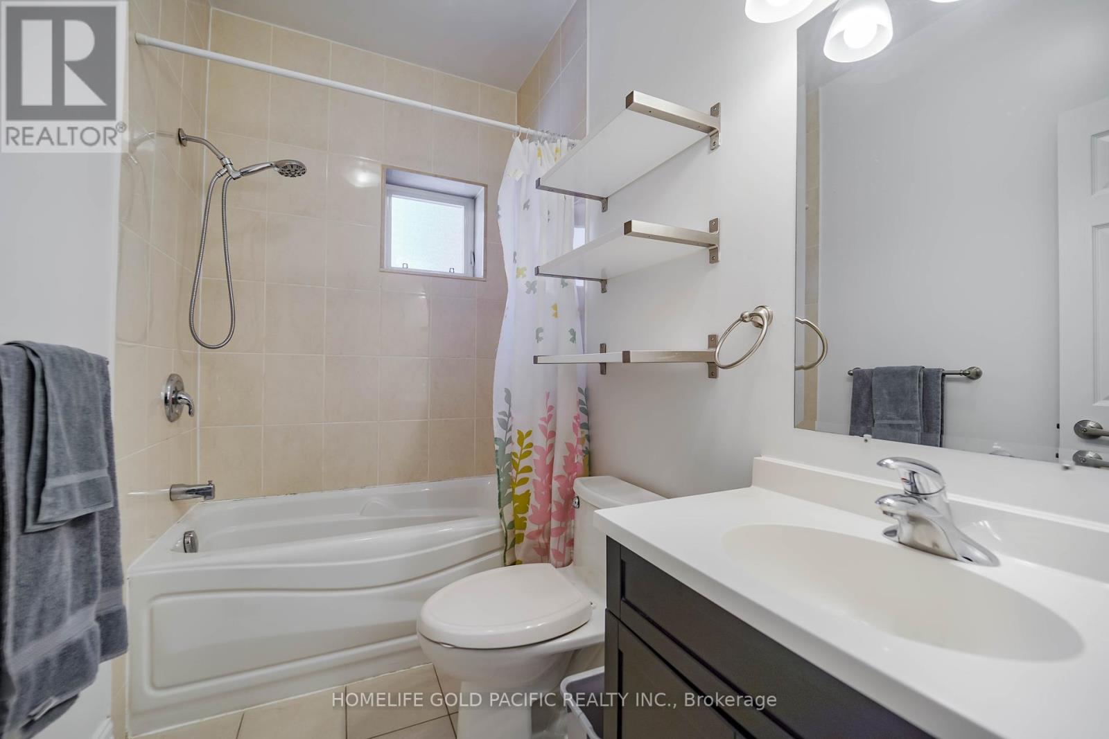 Photo 32 of 3 Artinger Court, Toronto ON