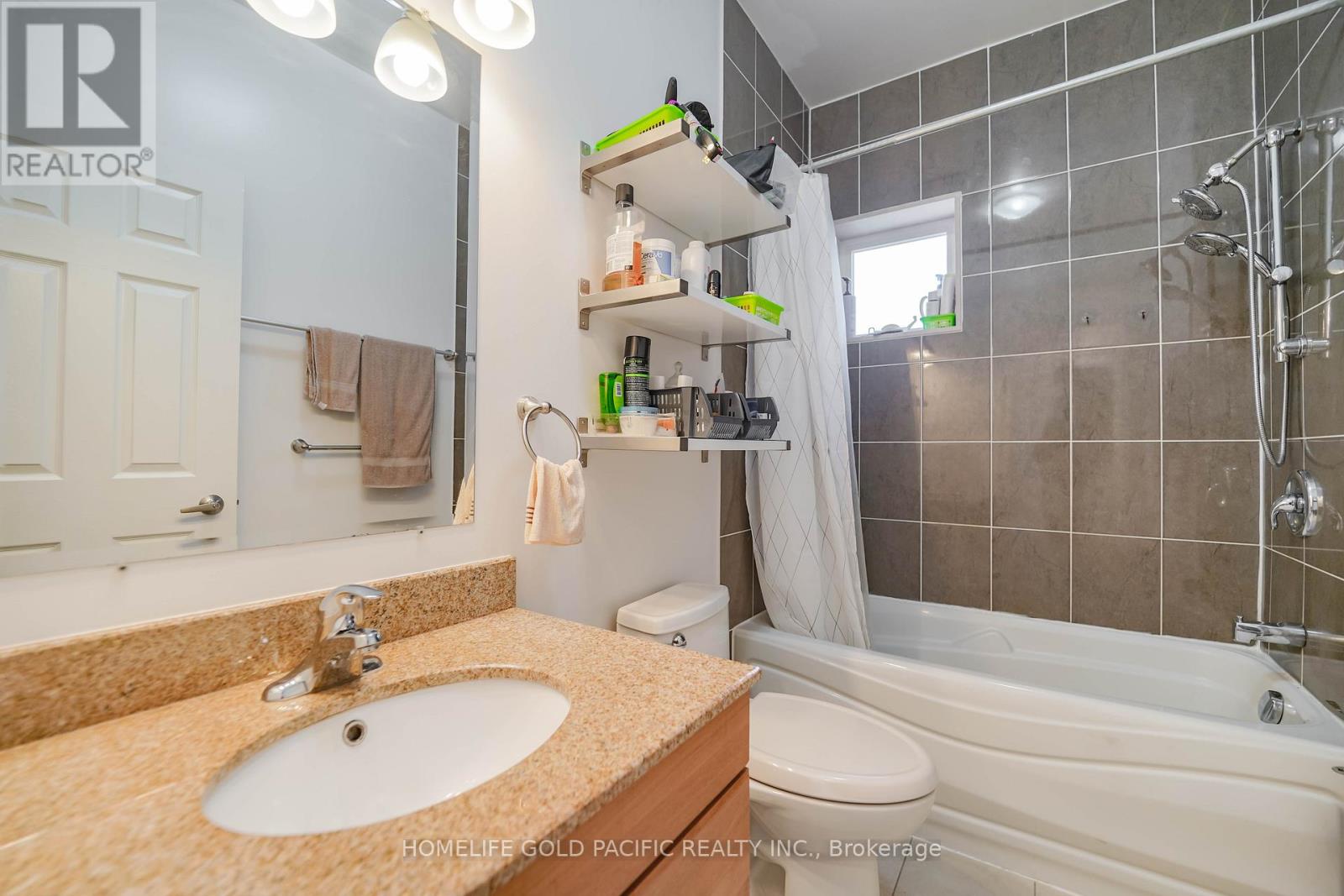 Photo 34 of 3 Artinger Court, Toronto ON