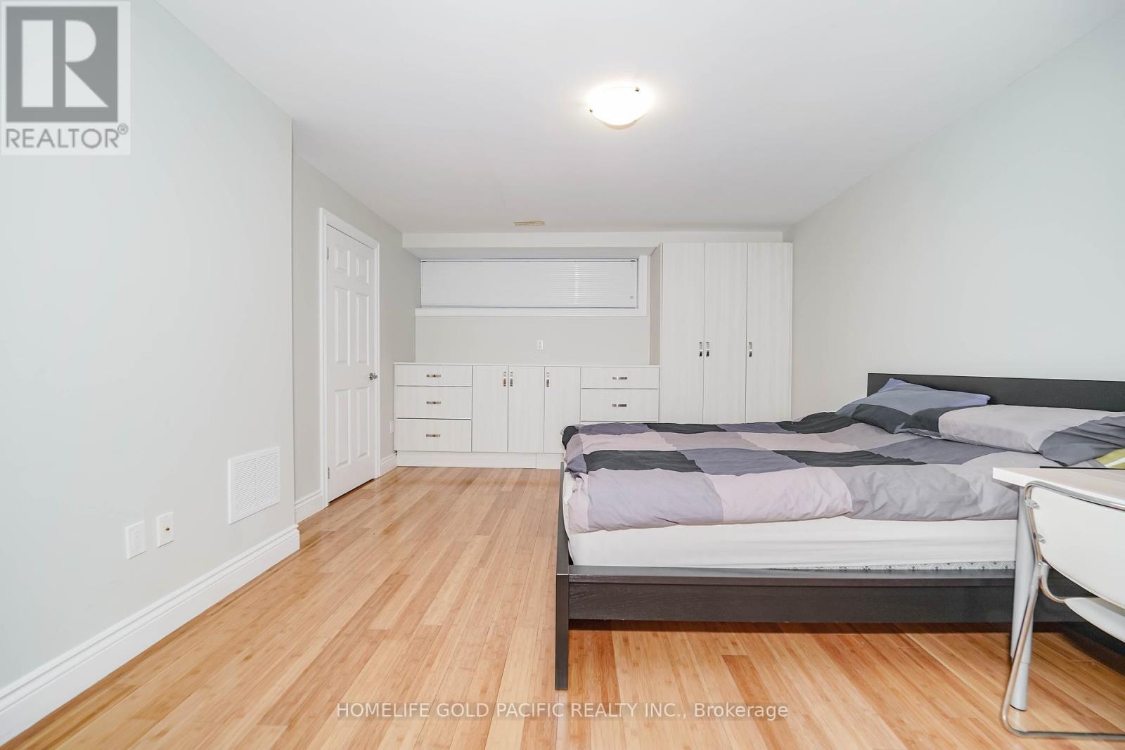 Photo 38 of 3 Artinger Court, Toronto ON