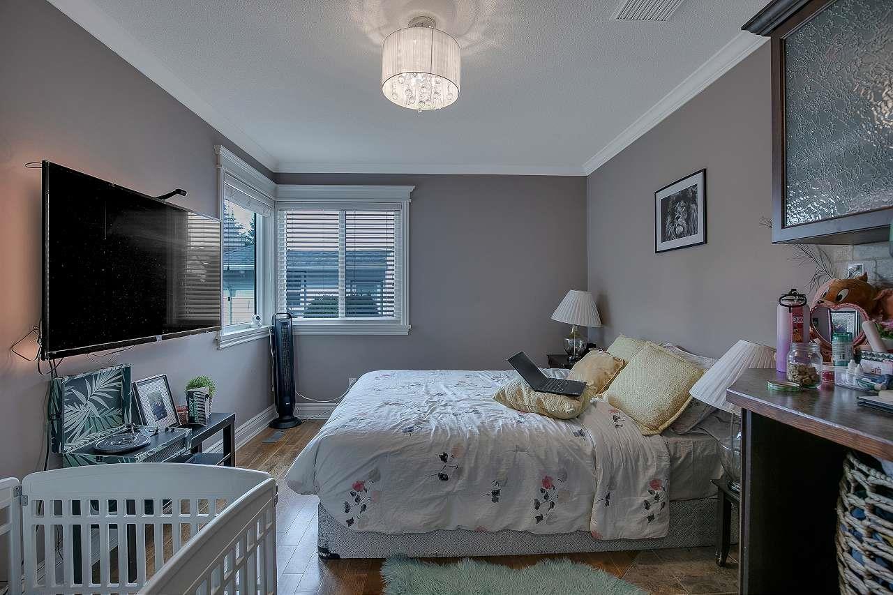 1960 128 STREET, White Rock real estate listing R2978552