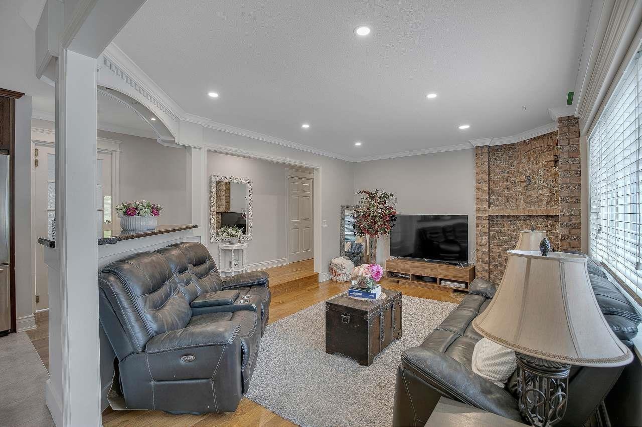 1960 128 STREET, White Rock real estate listing R2978552