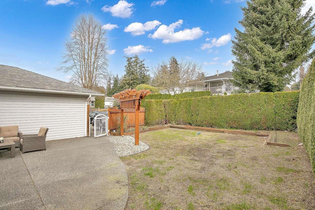 1960 128 STREET, White Rock real estate listing R2978552