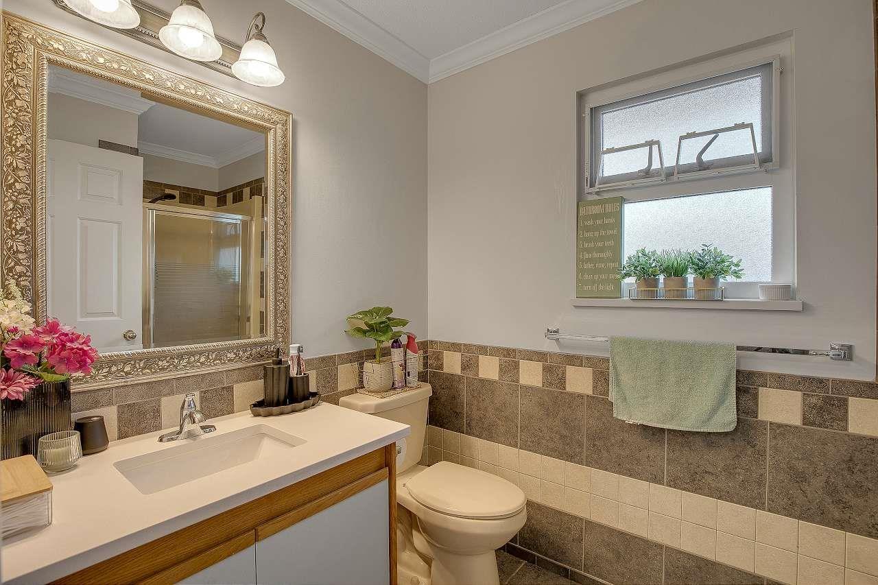 1960 128 STREET, White Rock real estate listing R2978552
