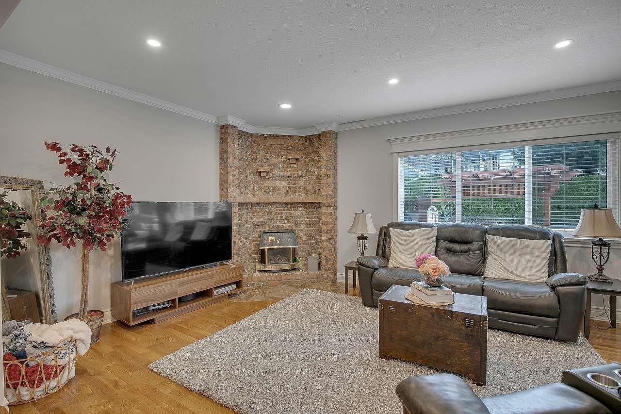 1960 128 STREET, White Rock real estate listing R2978552