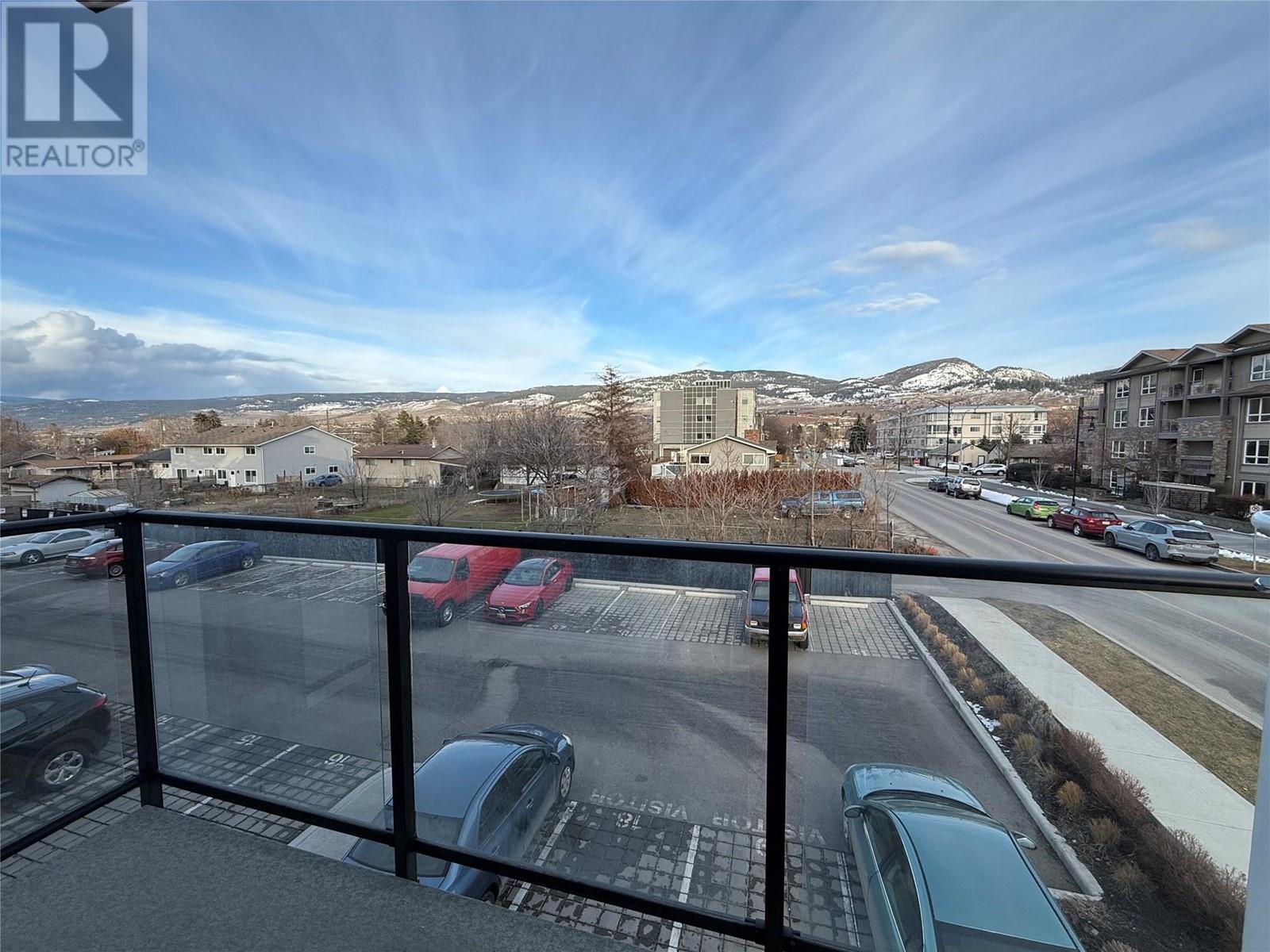 225 345 Dougall Road North, Kelowna