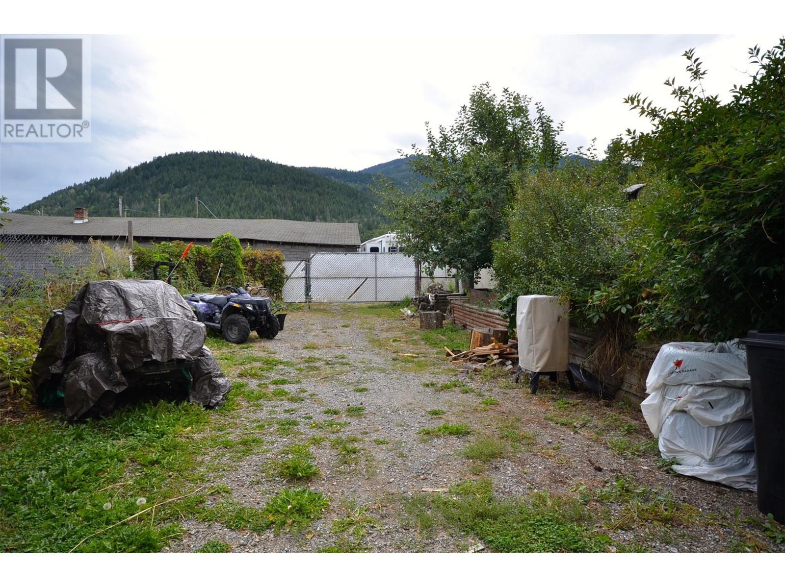 5787 Tuktakamin Road, Falkland