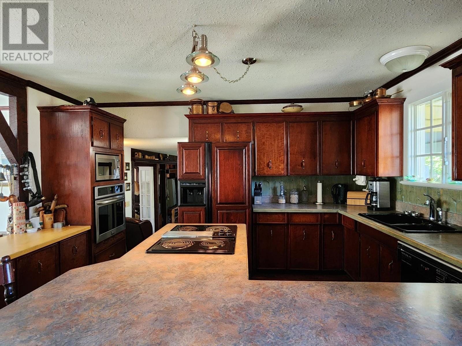 Photo 10 of 278 Cliff Crescent, Ashcroft BC