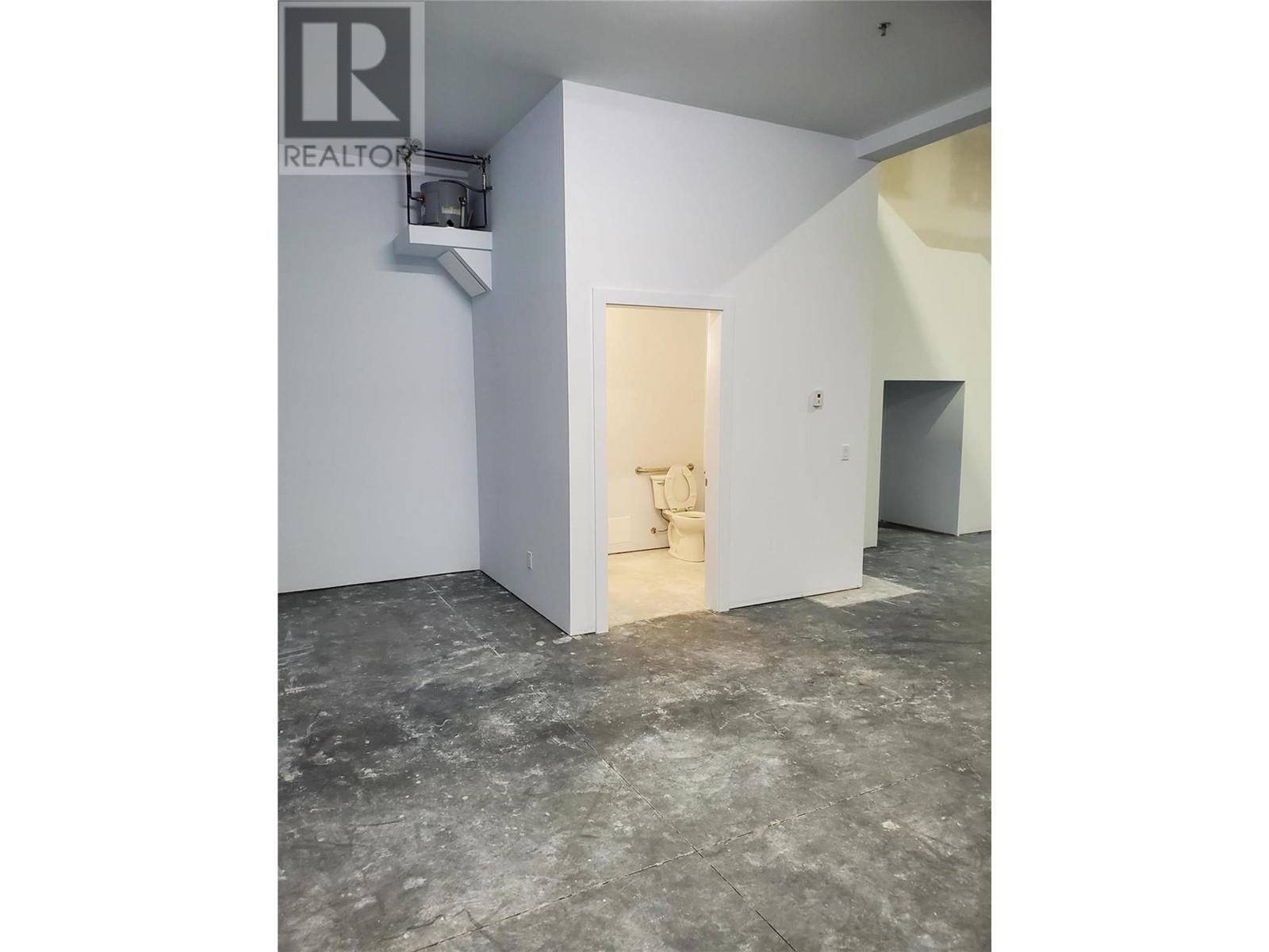 103 302 Hiram Walker Court, Kelowna