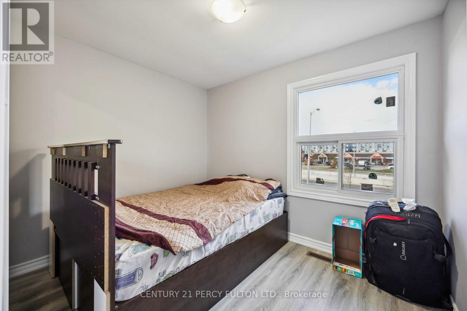 Photo 19 of 47 Woolenscote Circle, Toronto ON