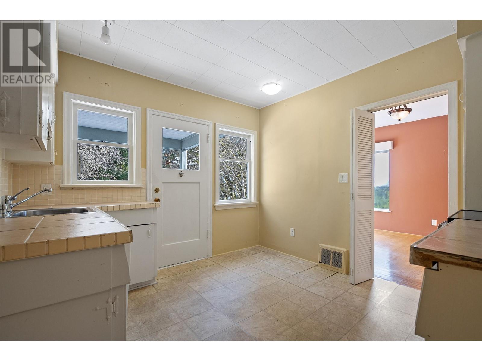 1428 20TH STREET, West Vancouver
