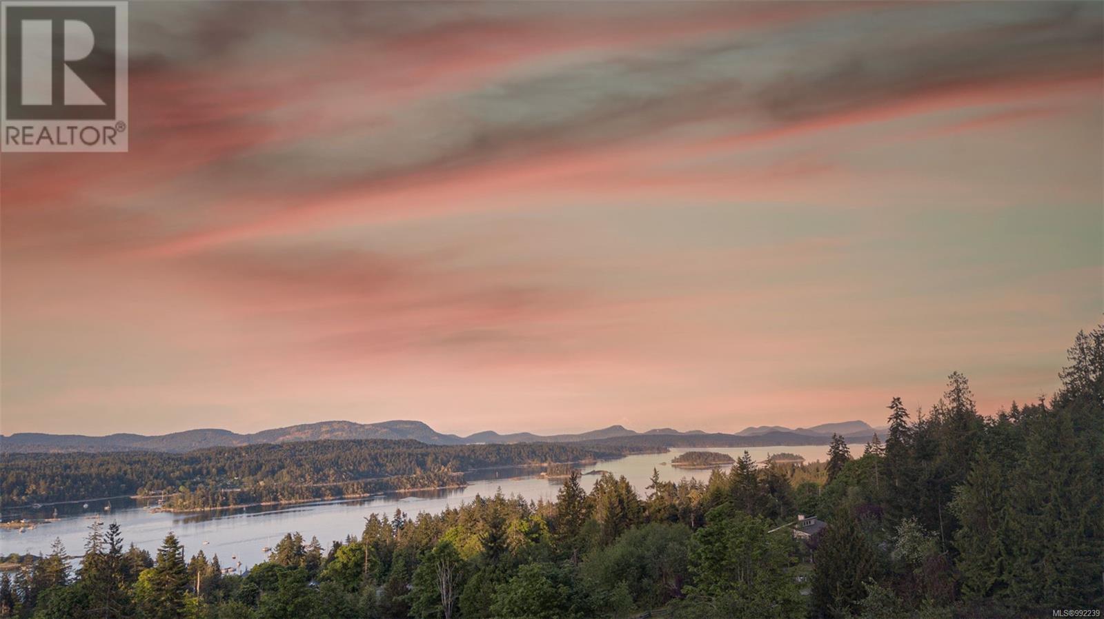  125 Bishops Walk Road, Salt Spring