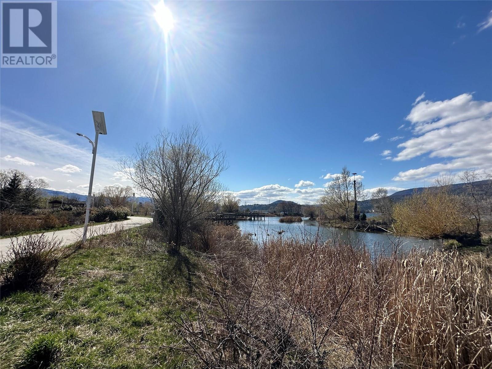#106 1088 SUNSET DRIVE - Image 23