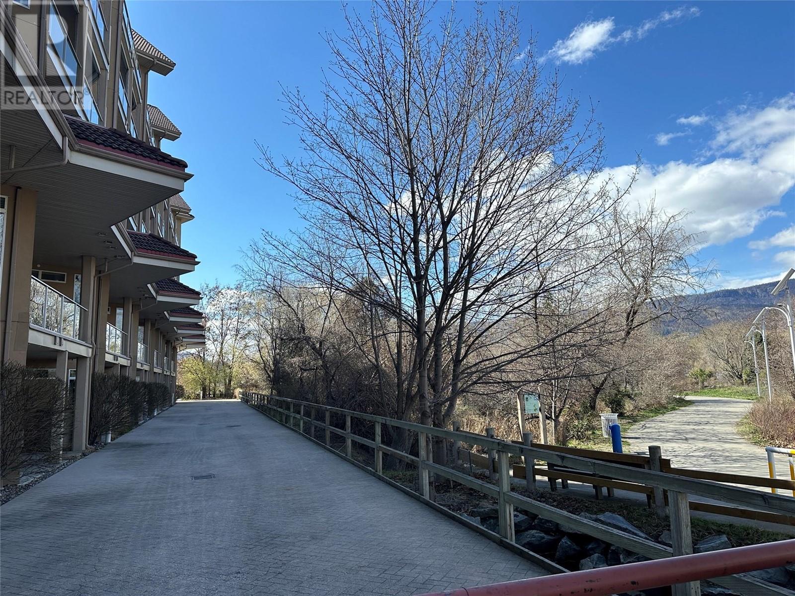 #106 1088 SUNSET DRIVE - Image 18