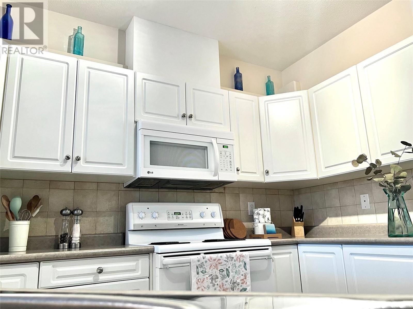 #106 1088 SUNSET DRIVE - Image 7