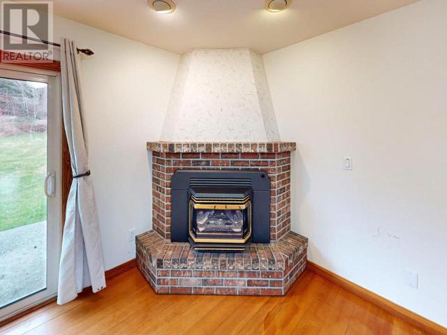 5877 SKEENA STREET, Powell River