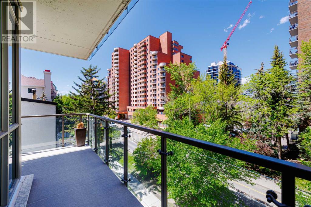 Single Family House High rise for Sale in    Avenue SW Eau Claire Calgary 