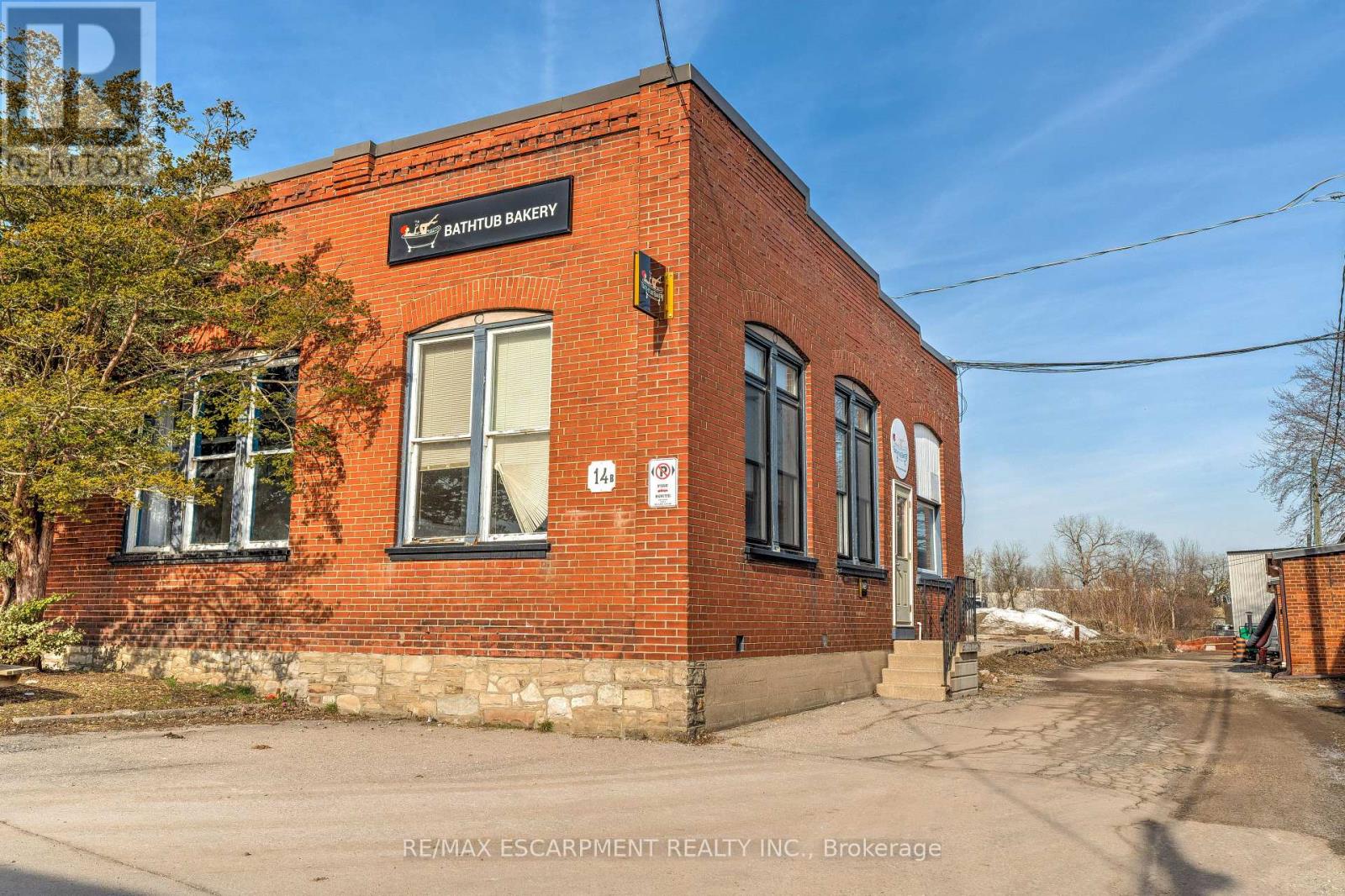 Photo 1 of 14 B 111 Sherwood Drive, Brantford ON