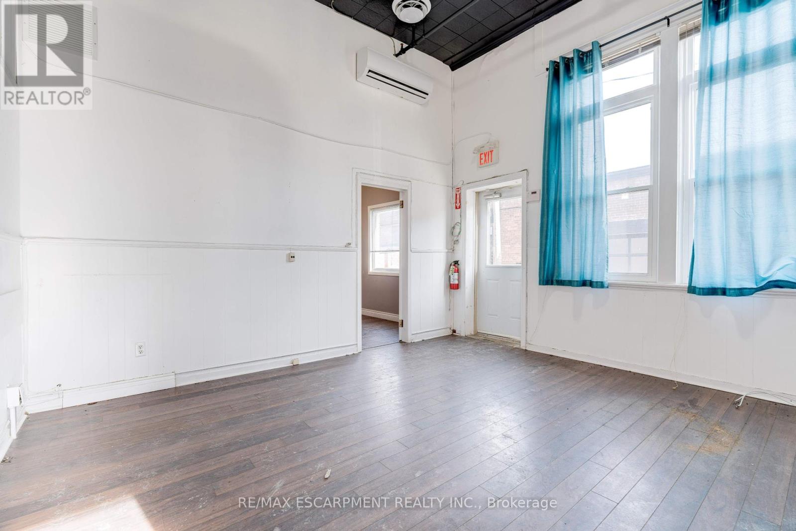Photo 3 of 14 B 111 Sherwood Drive, Brantford ON