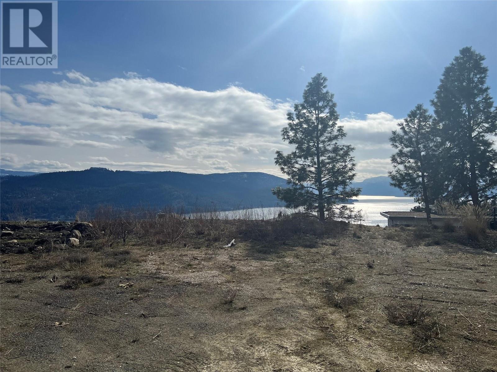  8916 Hampshire Crescent, Vernon