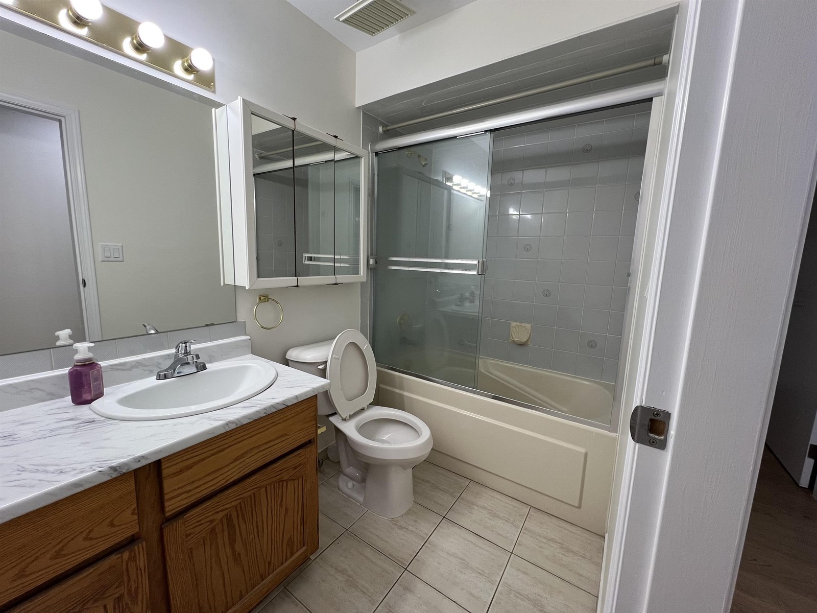 Photo 8 of 129 13725 72 A Avenue Avenue, Surrey BC