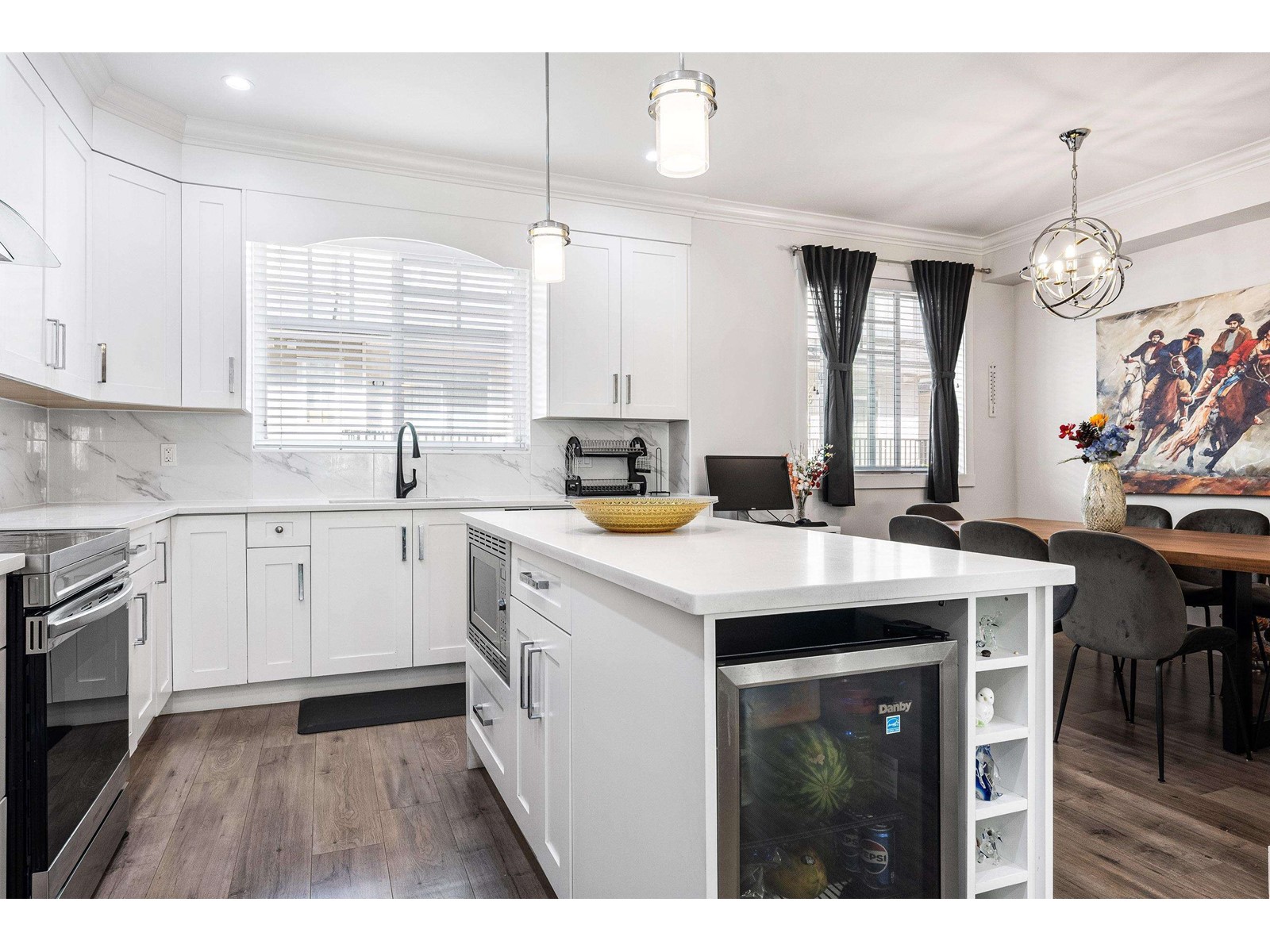 Photo 10 of 49 13898 64 Avenue, Surrey BC