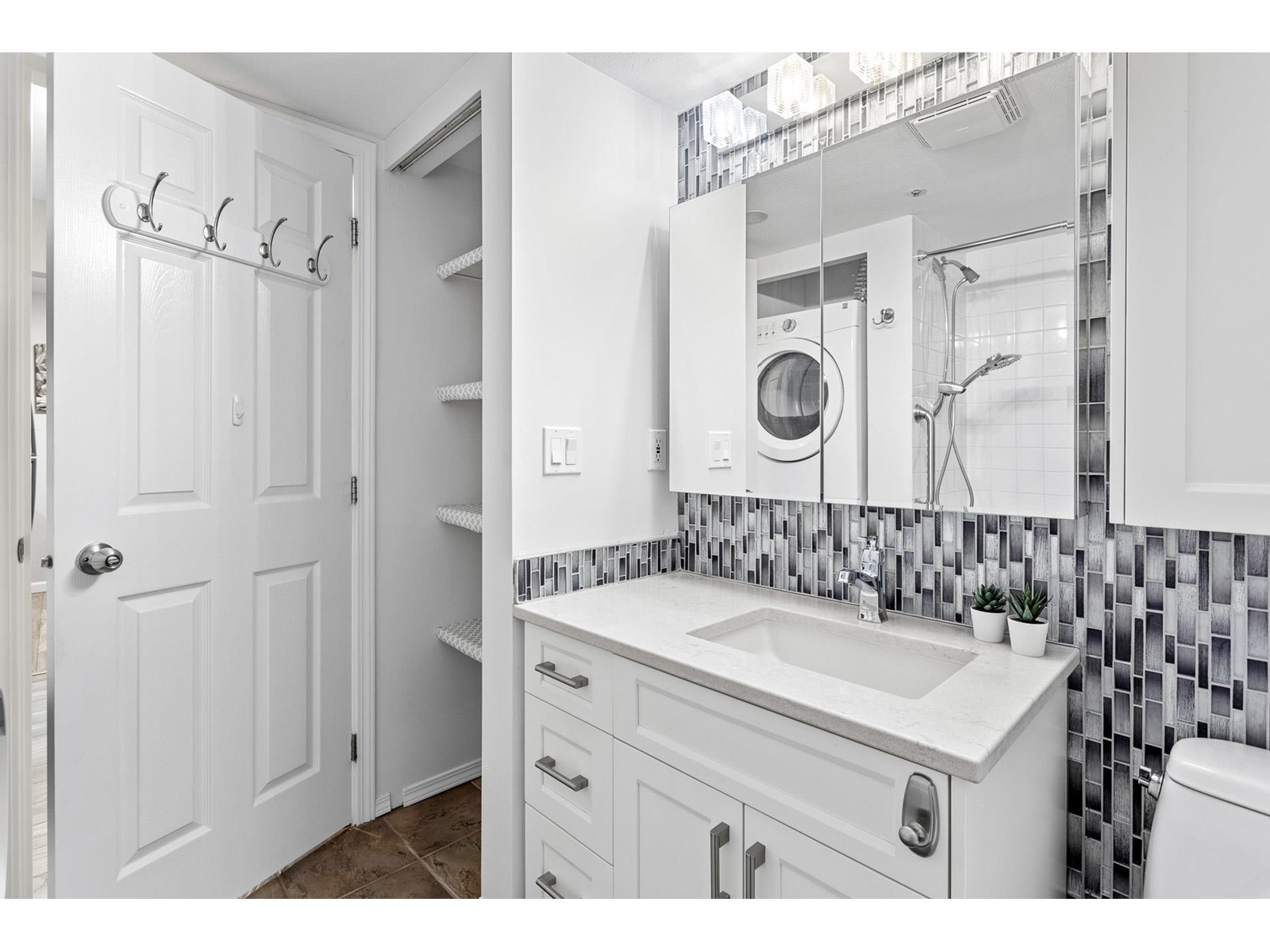 210 20350 54 AVENUE, Langley real estate listing R2972478