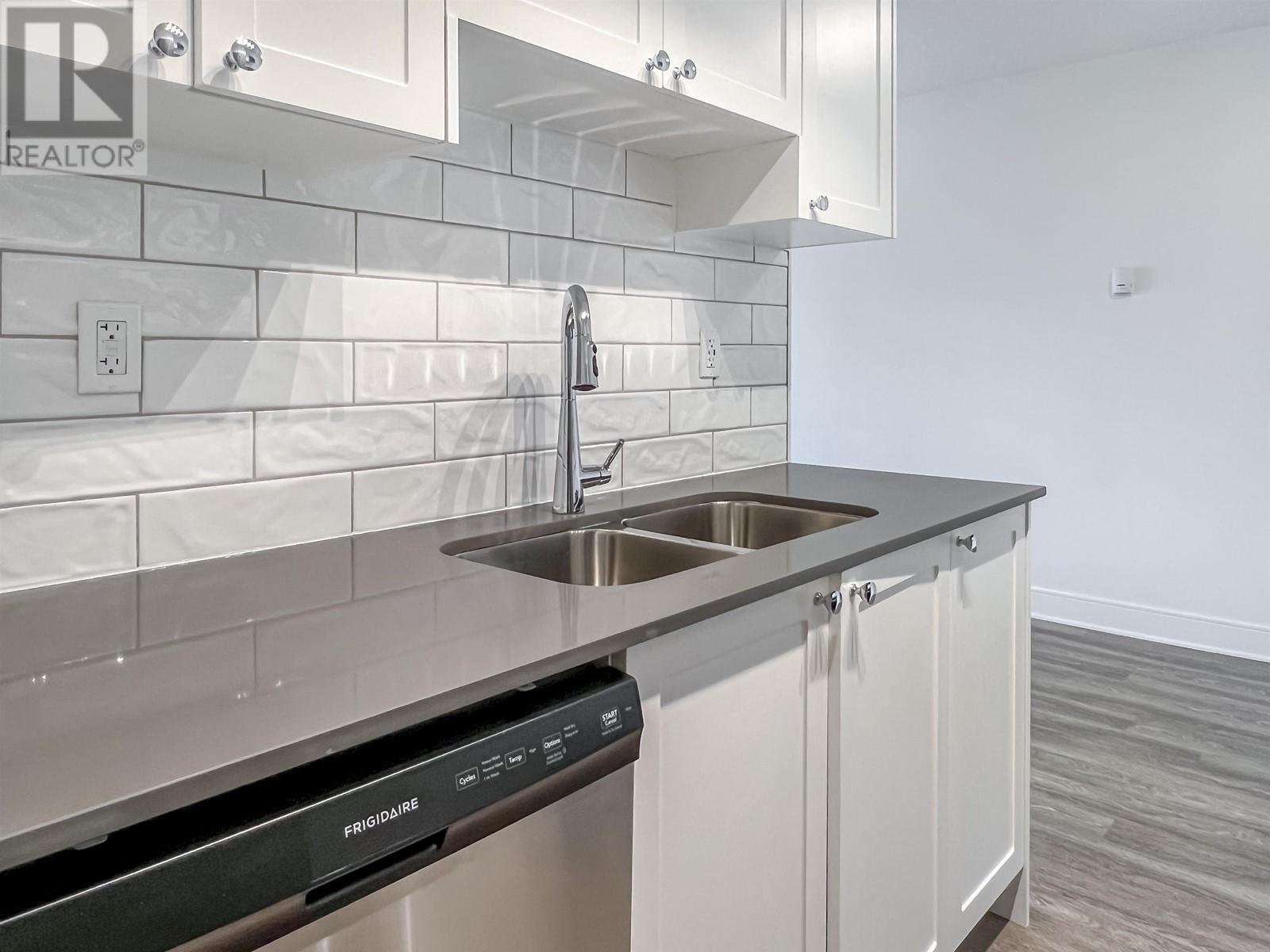 614 707 ESQUIMALT ROAD, Other Islands