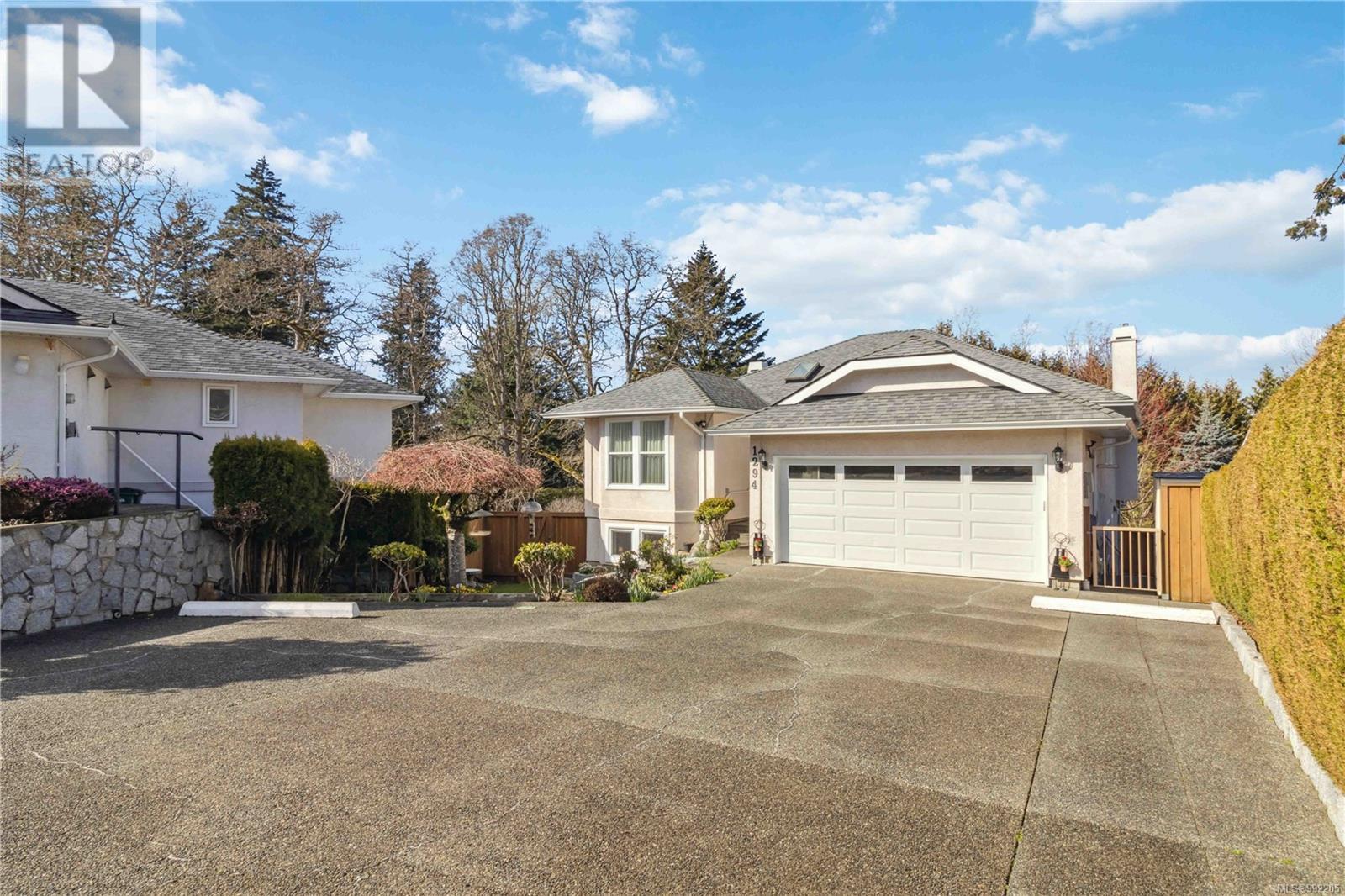  1294 Carmichael Court, Saanich