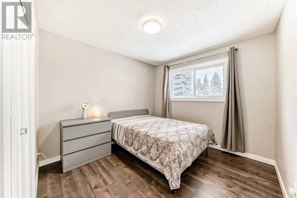 Single Family House Bi-level for Sale in  Seymour Avenue SW Southwood Calgary 