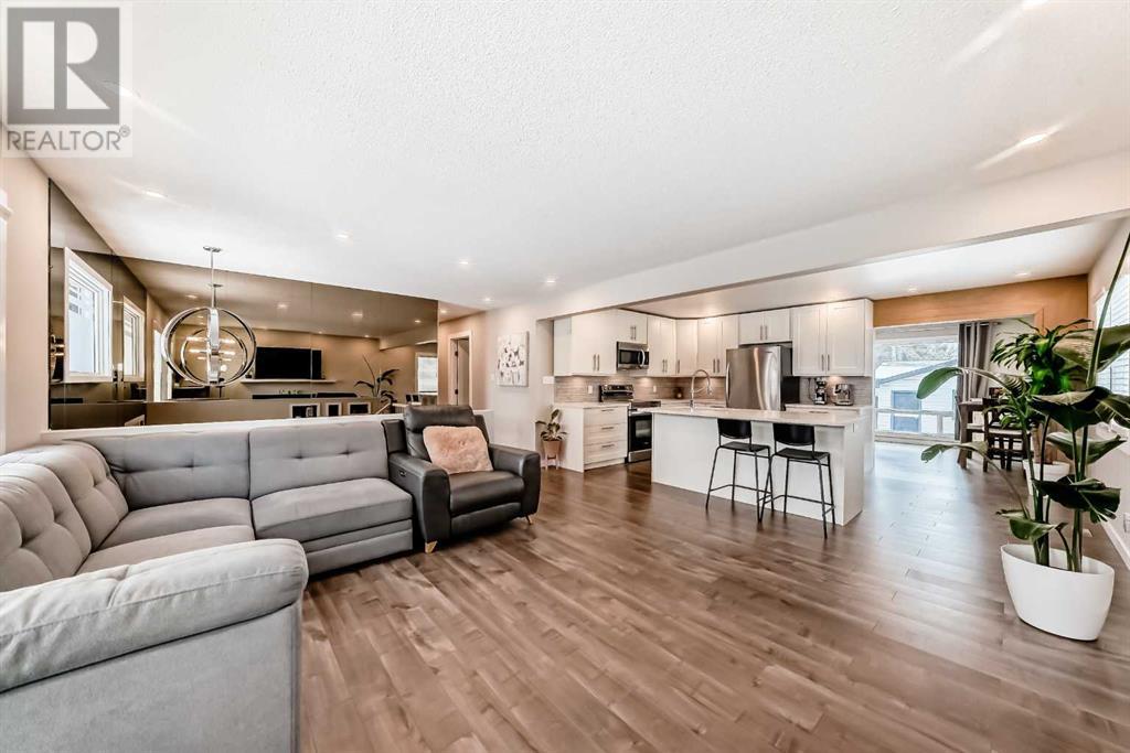 Single Family House Bi-level for Sale in  Seymour Avenue SW Southwood Calgary 