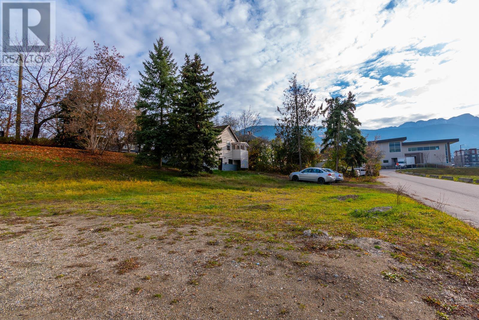 Photo 8 of 161 Shuswap Street Sw, Salmon Arm BC