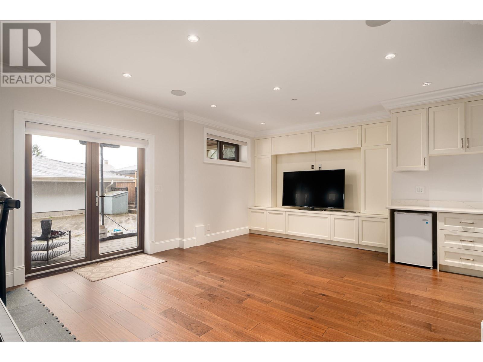 1410 MATHERS AVENUE, West Vancouver