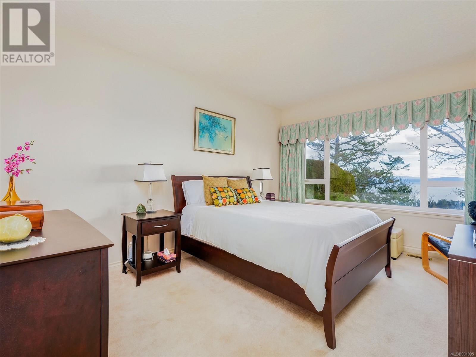9 942 Boulderwood Rise, Saanich