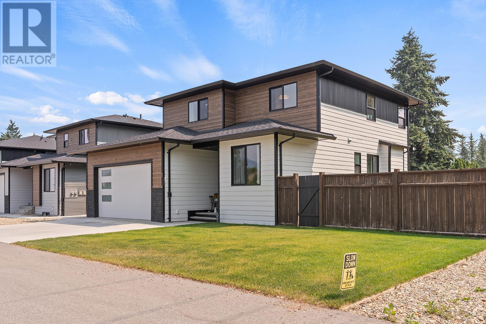 1 1441 20 Avenue Southeast, Salmon Arm