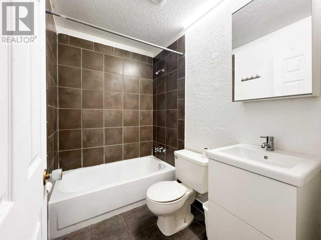 Single Family House for Sale in    Avenue SW Windsor Park Calgary 
