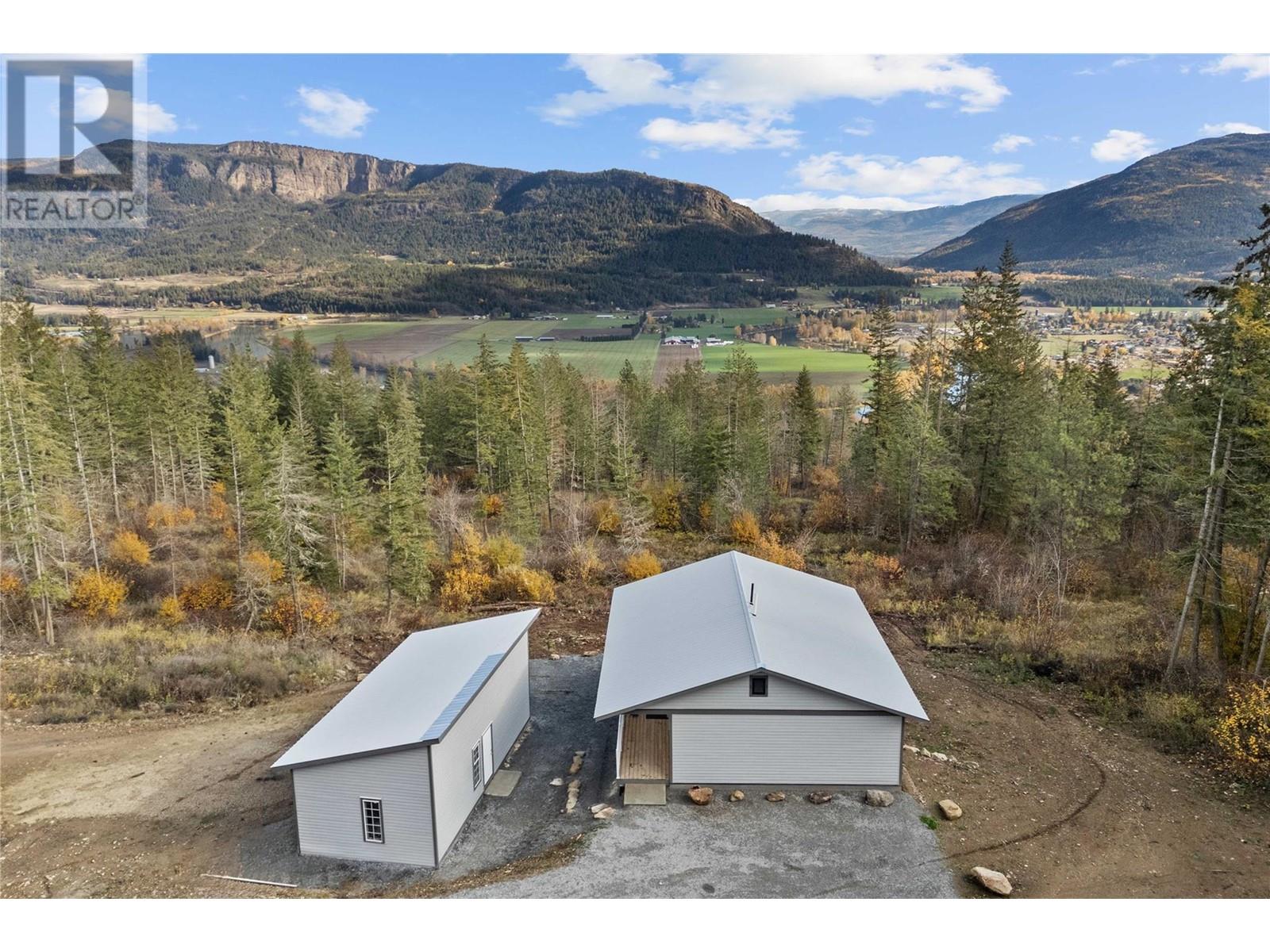  195 Twin Lakes Road, Enderby