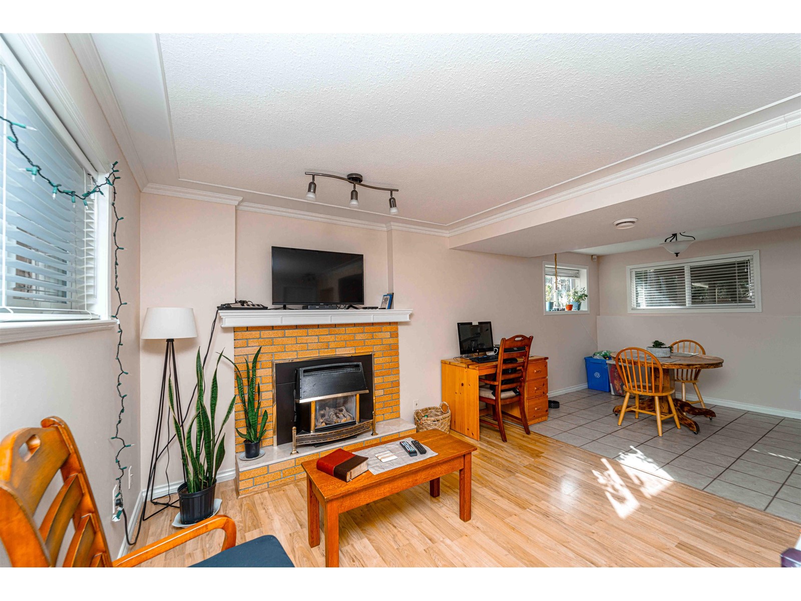 33450 HUGGINS AVENUE, Abbotsford real estate listing R2977320