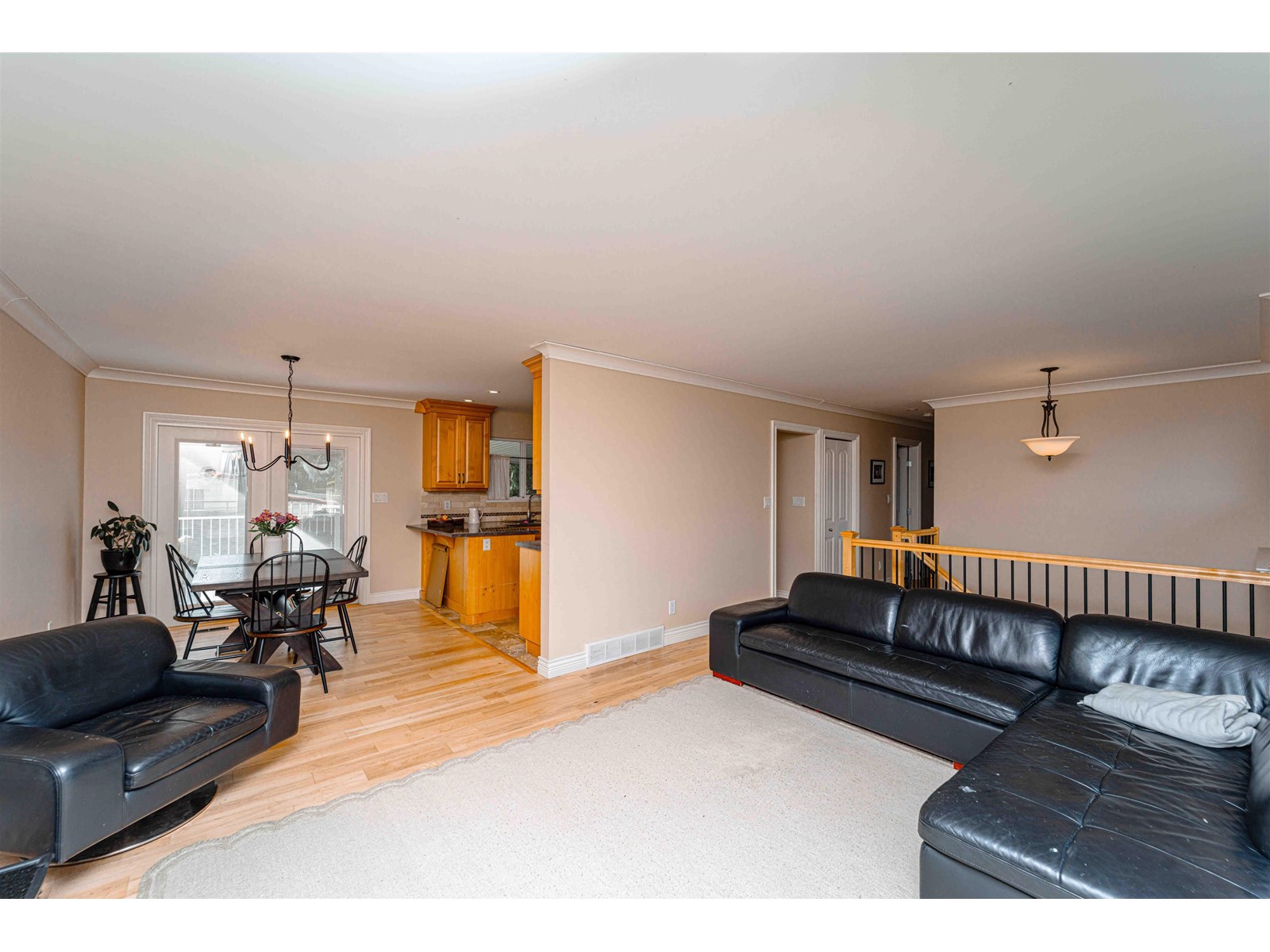 33450 HUGGINS AVENUE, Abbotsford real estate listing R2977320