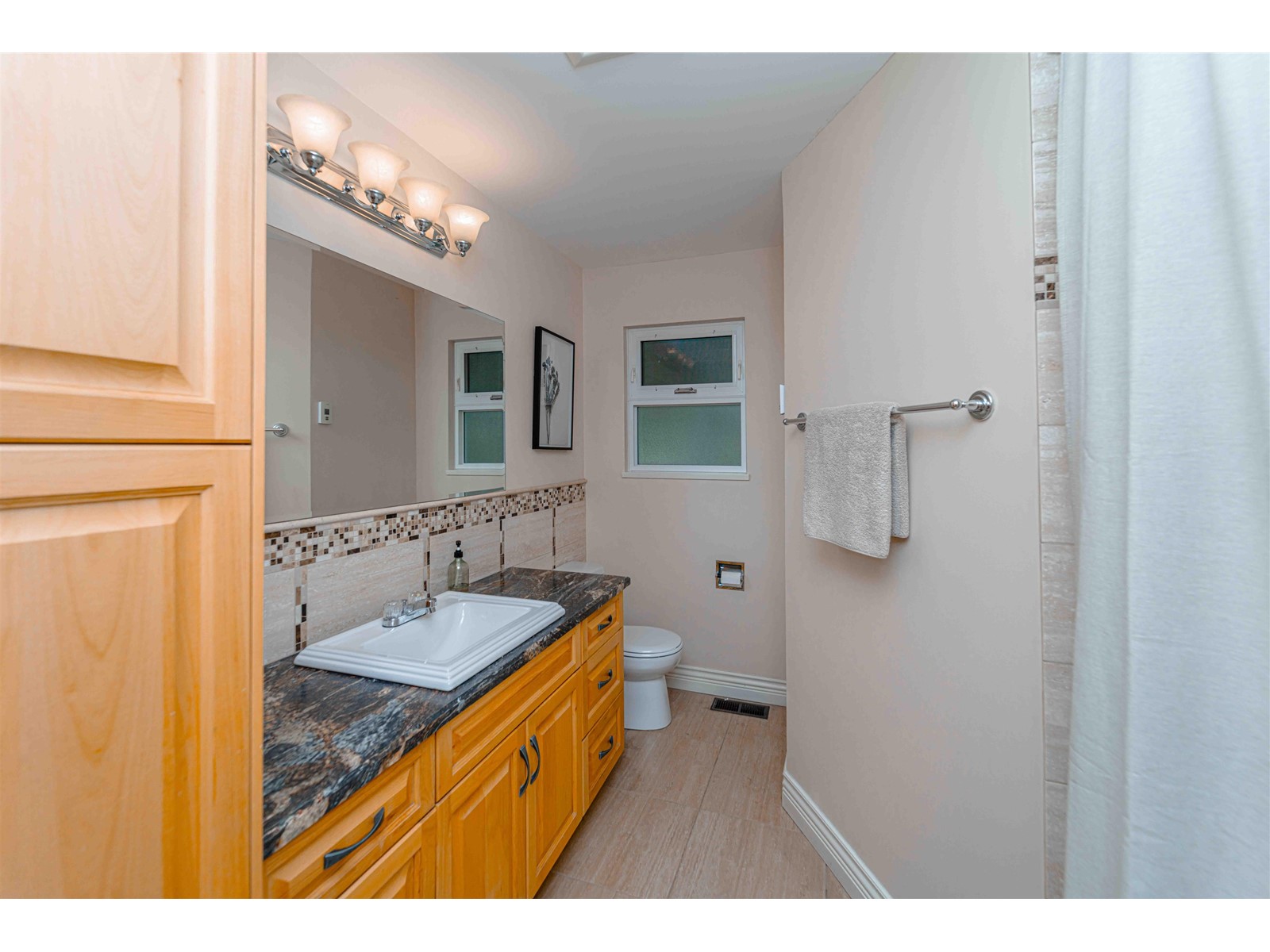 33450 HUGGINS AVENUE, Abbotsford real estate listing R2977320