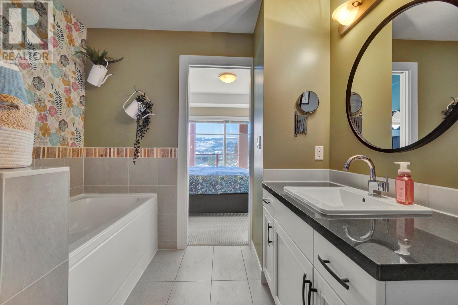 310 3229 Skyview Lane, West Kelowna