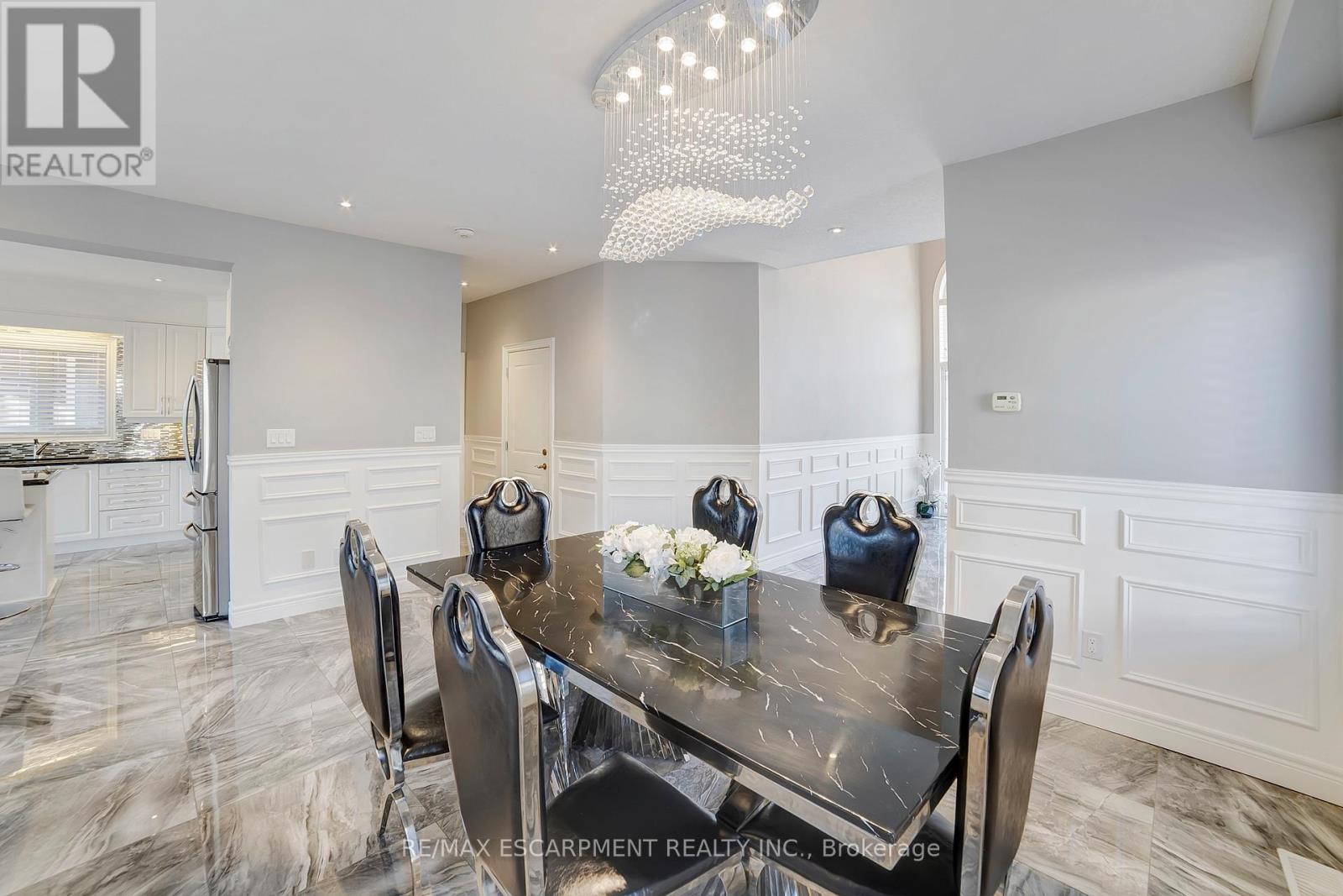 Photo 11 of 111 Vineberg Drive, Hamilton ON