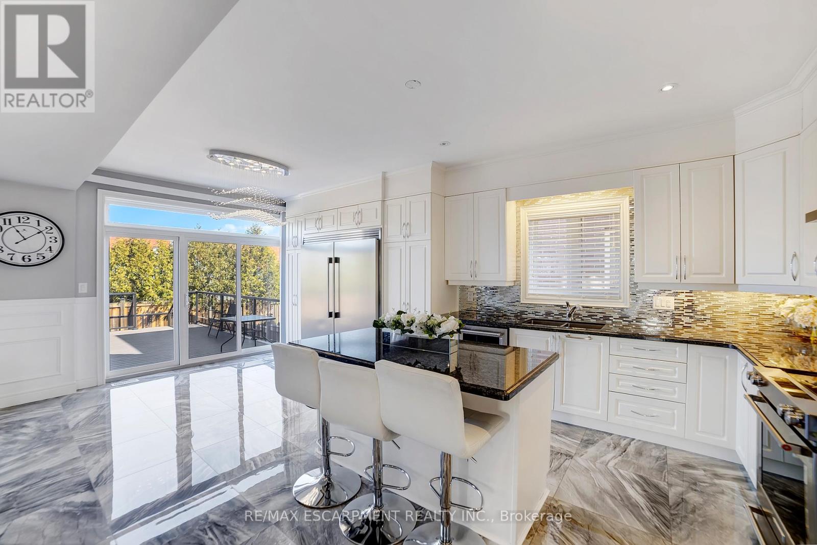 Photo 18 of 111 Vineberg Drive, Hamilton ON
