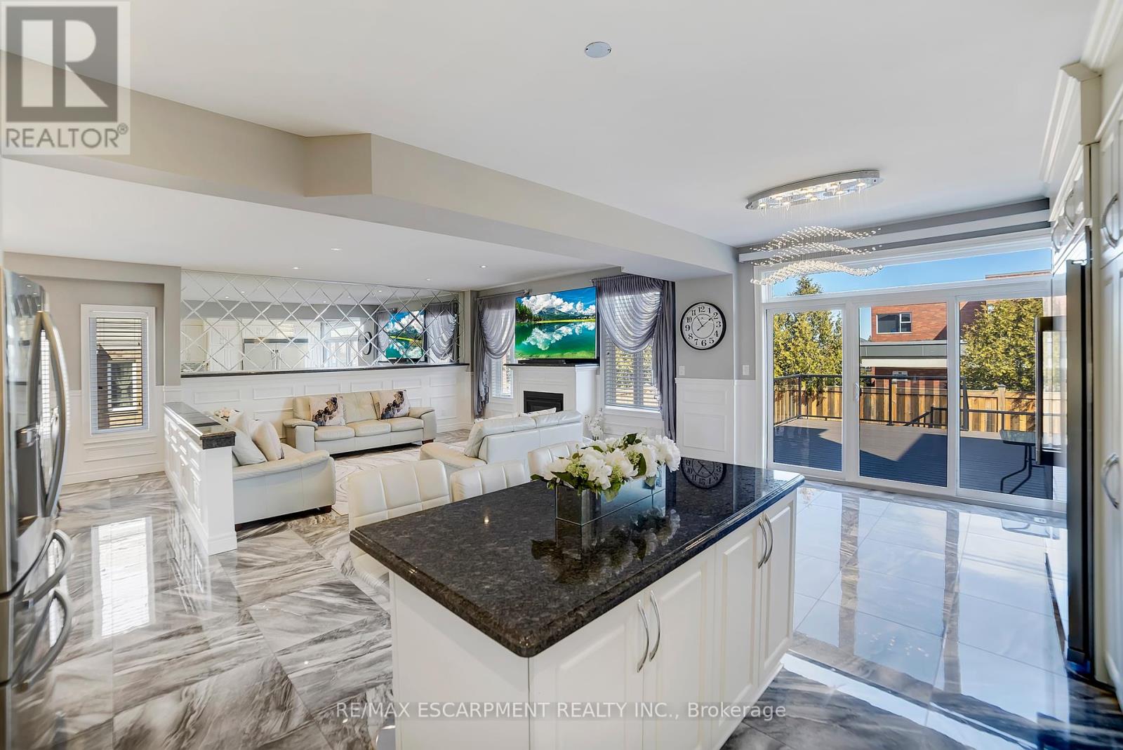 Photo 19 of 111 Vineberg Drive, Hamilton ON