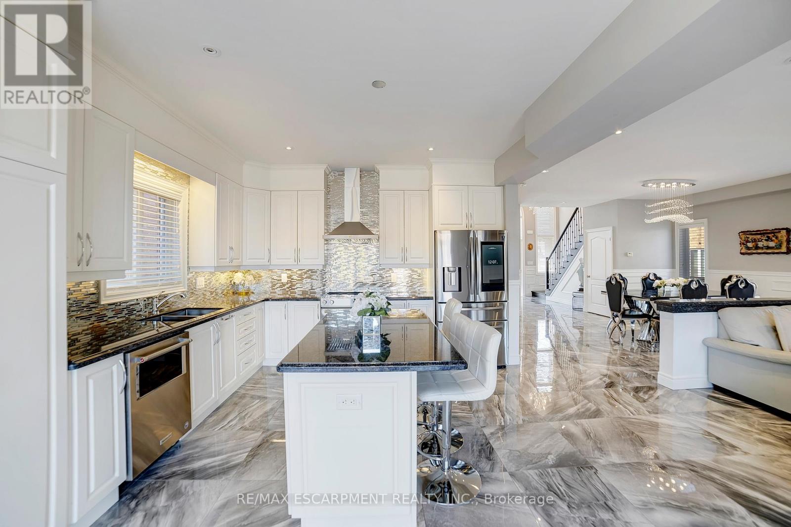 Photo 20 of 111 Vineberg Drive, Hamilton ON
