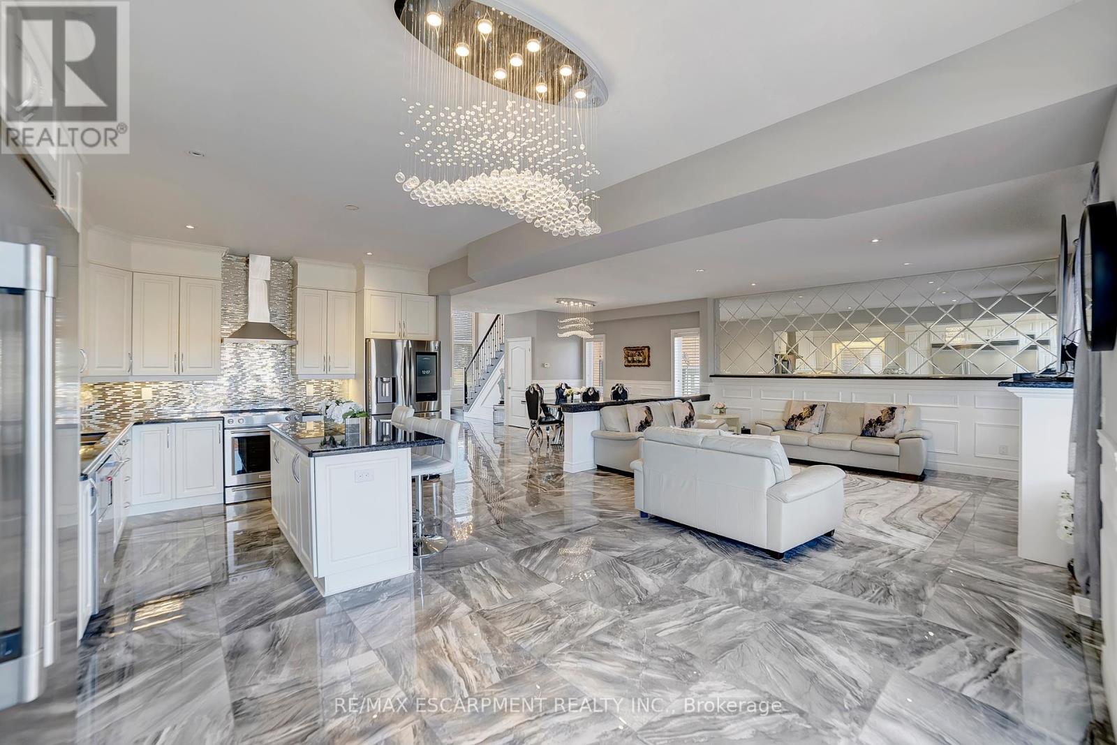 Photo 21 of 111 Vineberg Drive, Hamilton ON