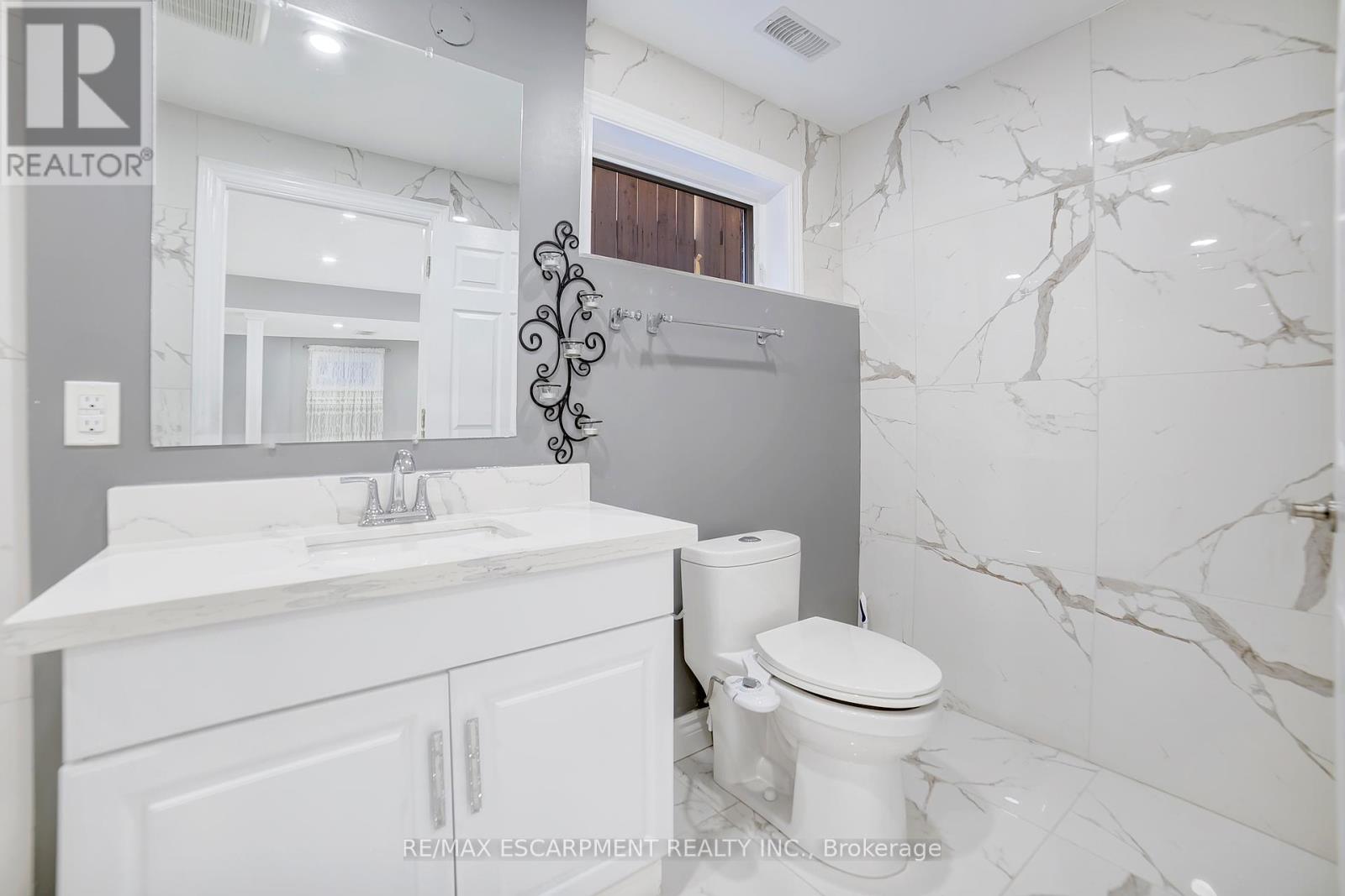 Photo 30 of 111 Vineberg Drive, Hamilton ON