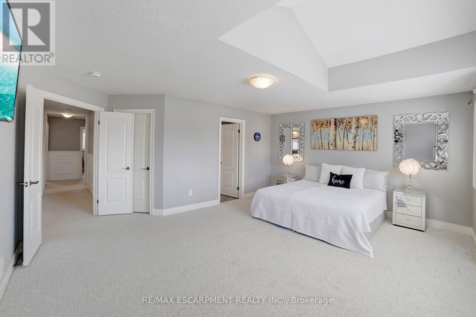 Photo 33 of 111 Vineberg Drive, Hamilton ON