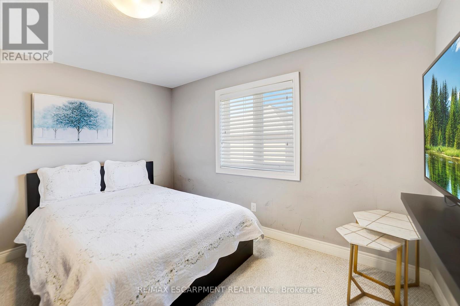 Photo 37 of 111 Vineberg Drive, Hamilton ON