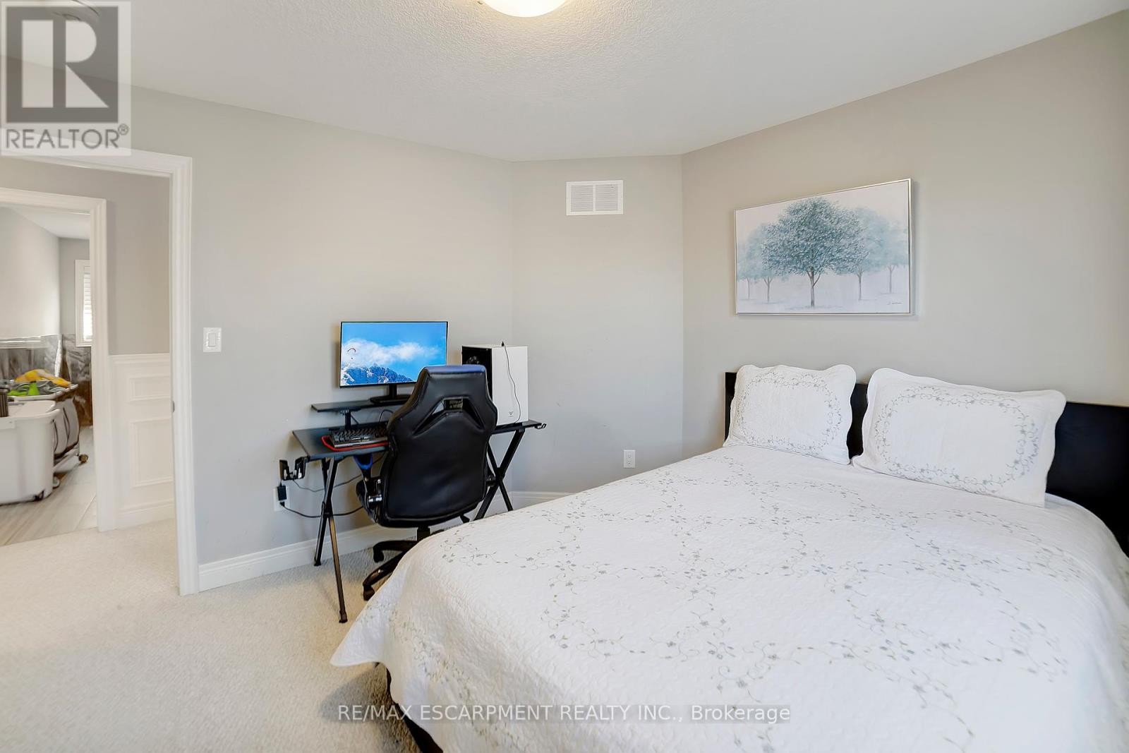 Photo 38 of 111 Vineberg Drive, Hamilton ON